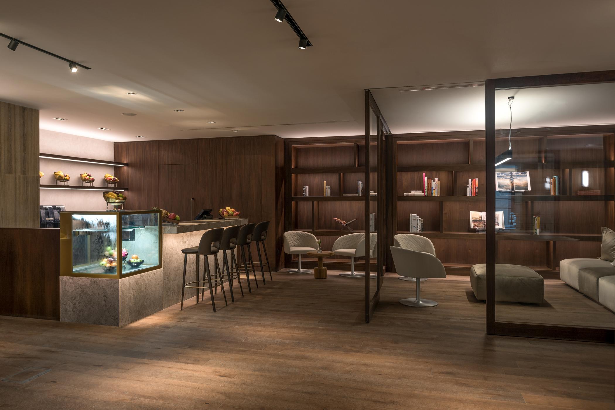 Amara - Sea Your Only View™ Limasol Buitenkant foto The lounge at the airport